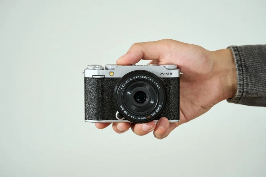 FUJIFILM X-M5